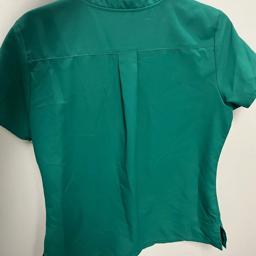 Med Couture Women's Teal Short Sleeve Top - Picture 4 of 5